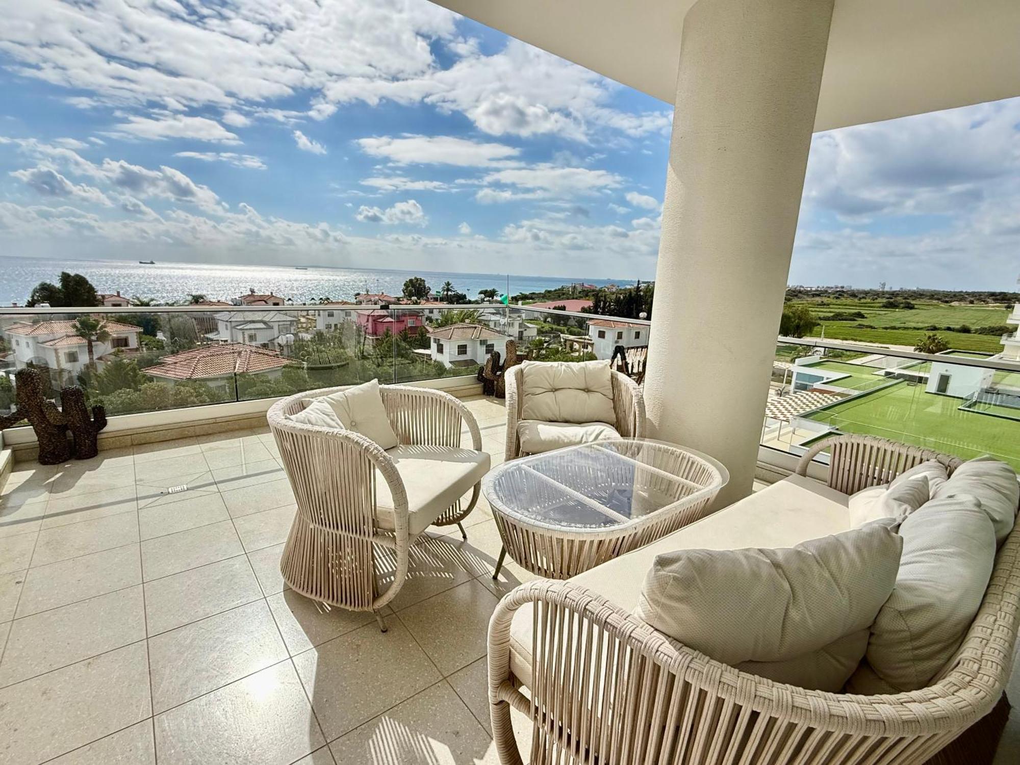 Sea View Suites By The Coast Фамагуста Екстер'єр фото