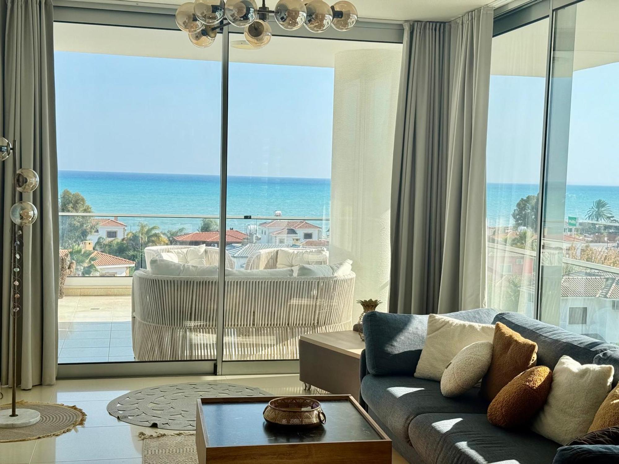 Sea View Suites By The Coast Фамагуста Екстер'єр фото